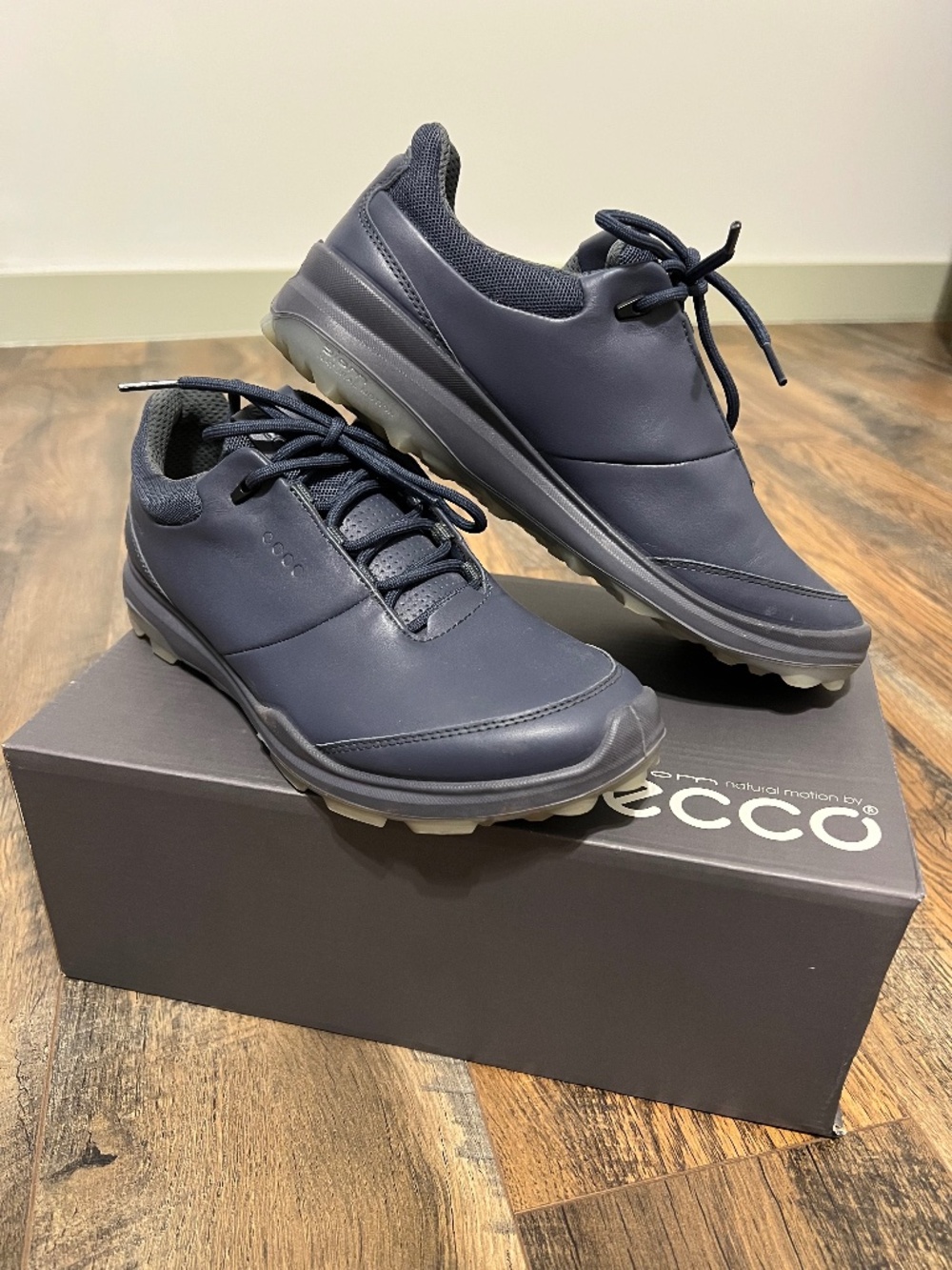 Ecco women golf shoes size 7-7.5